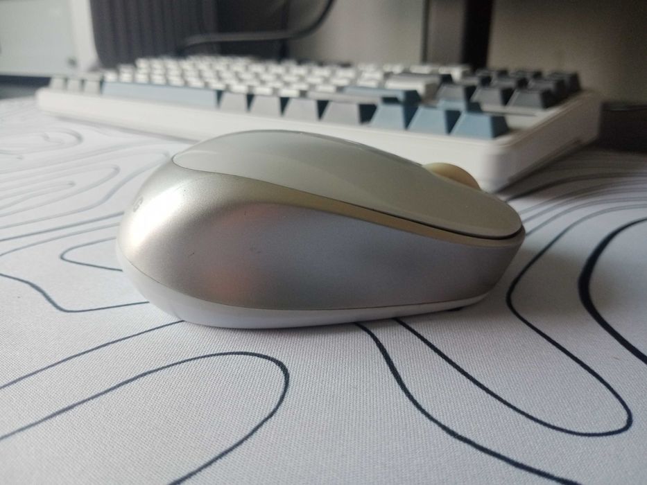 беспроводная мышь Samsung Slim (модель SPA-KMA3PBW).