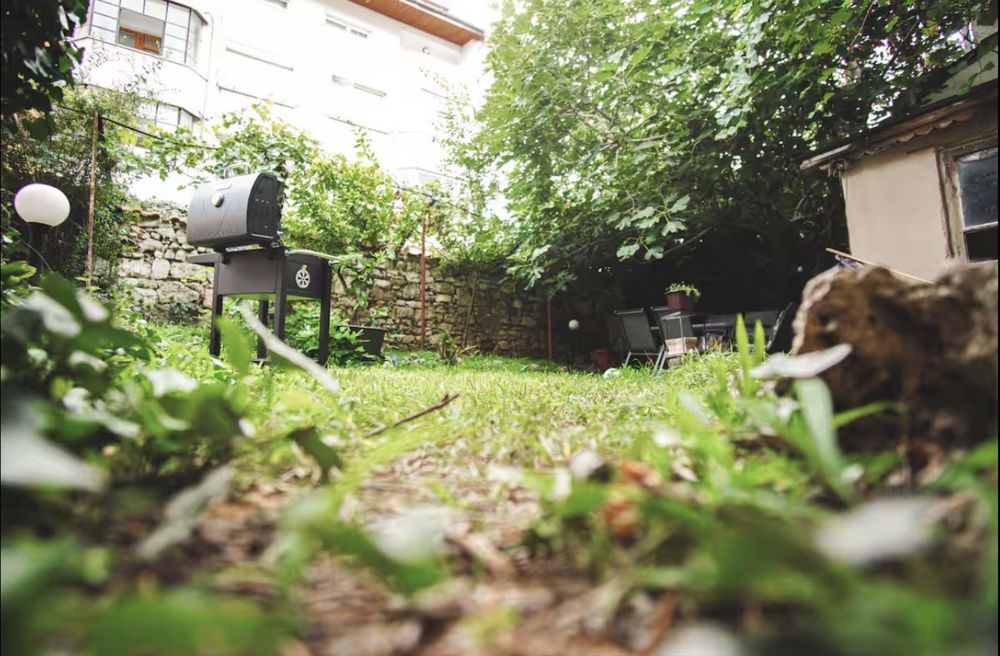 Къща | 4 спални | Двор | Паркомясто | Червен площад