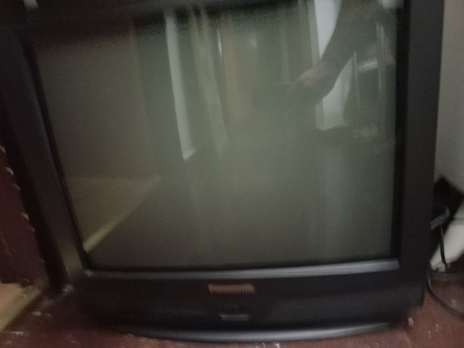 Panasonic crt 37 cm 54 m si Sharp 37
