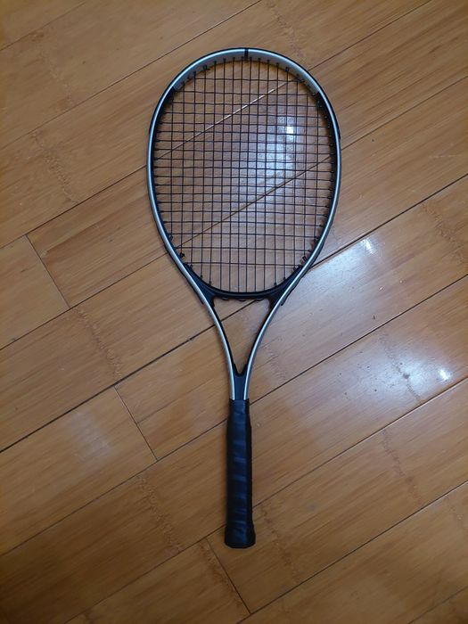 Vând racheta decathlon pentru tenis