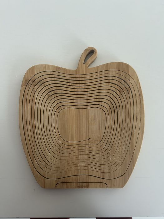 Продавам сгъваема дървена фруктиера за плодове и зеленчуци