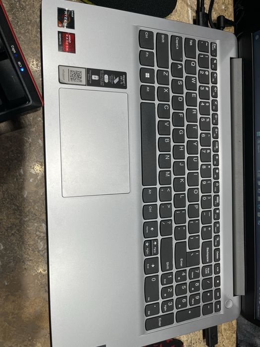 Vand laptop nou nout