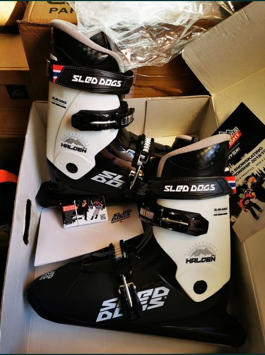 Vând Sled Dogs Halden V2 impecabili