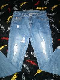Продаются джинсы -рванки