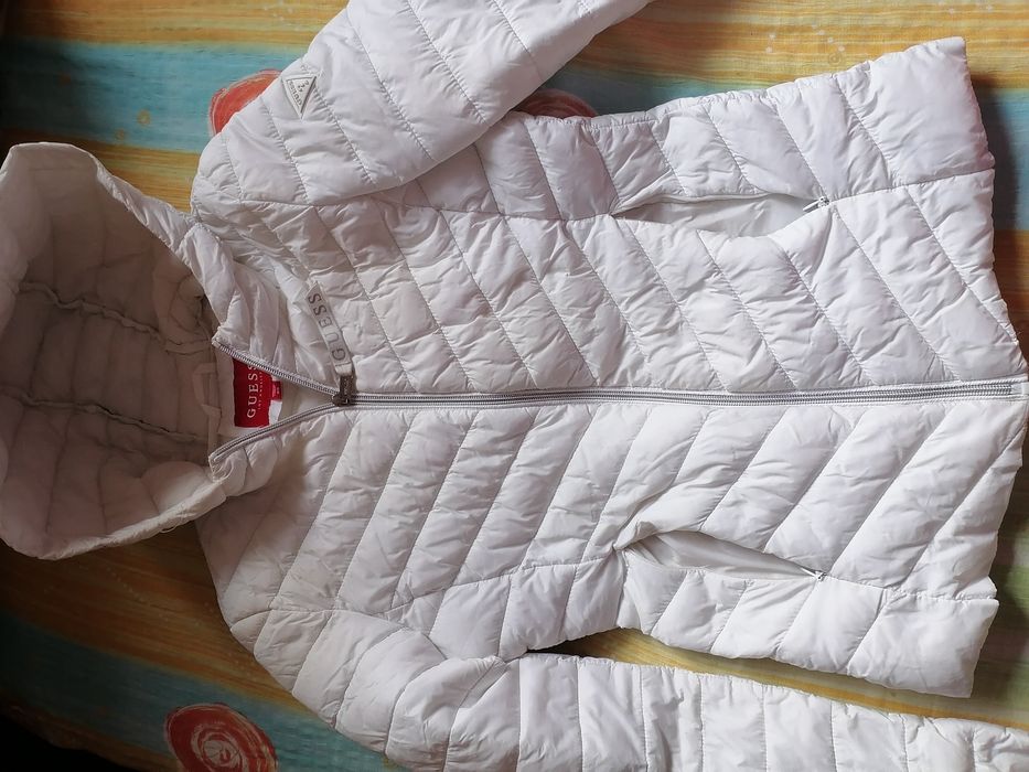 Guess geaca albă XS