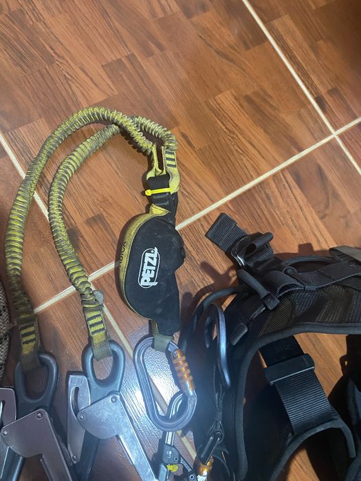 Ham alpinism utilitar Petzl Avao