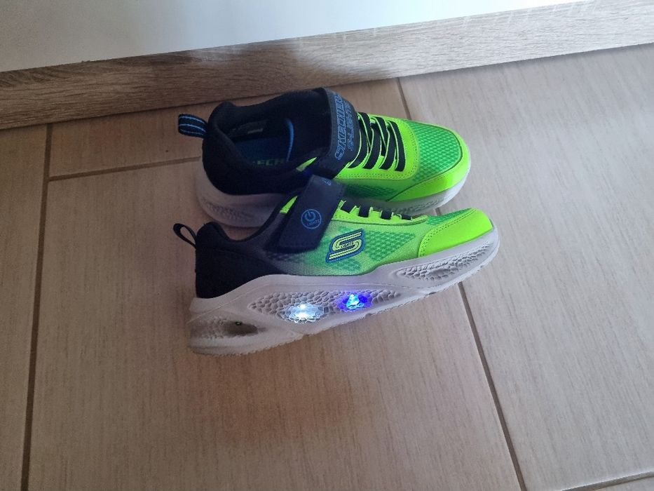 Adidasi baieti cu led
