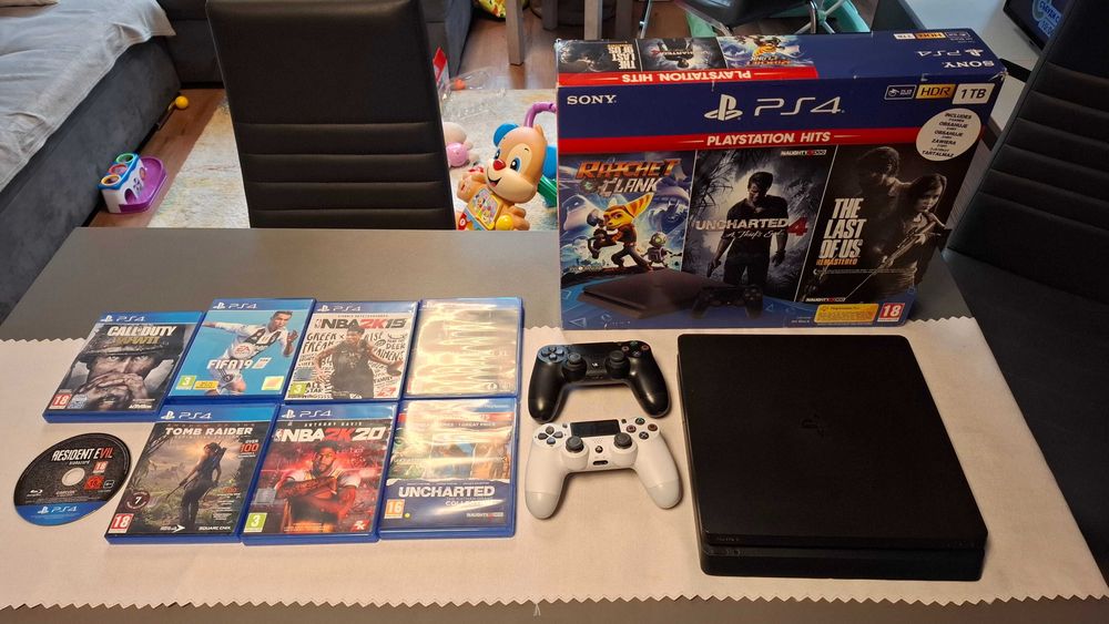 Playstation 4 slim 1 TB Отличен