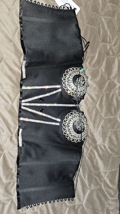 Corset nou. Masura 36, închidere cu șiret. 200 ron