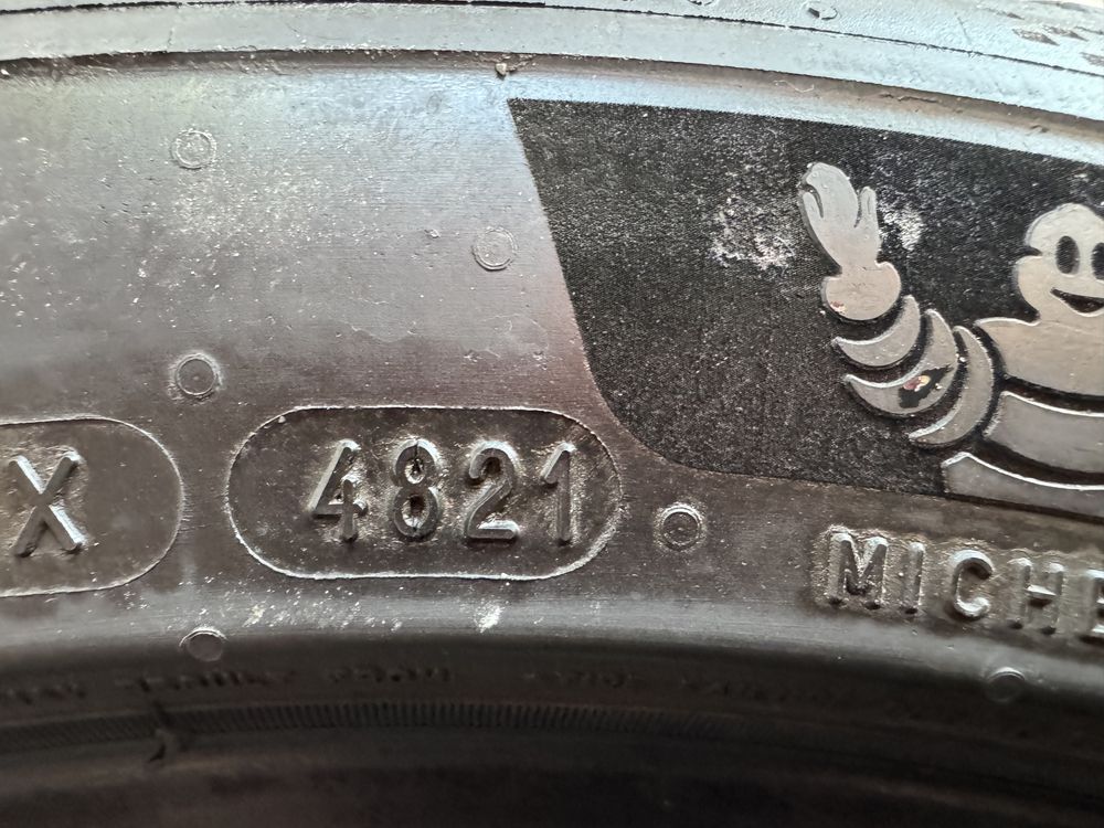 Автомобилни гуми 225 45 19 Mishelin