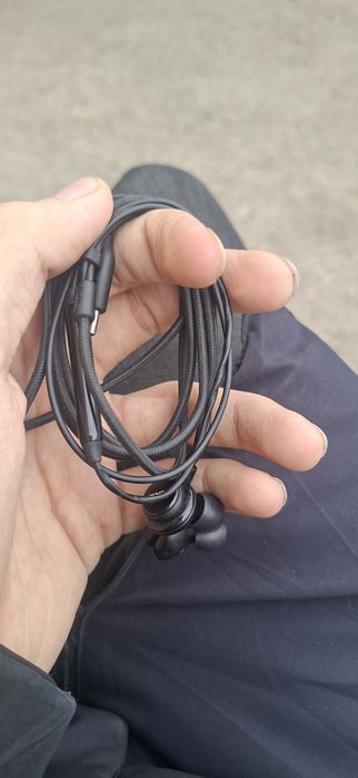 Продам проводные наушники от samsung