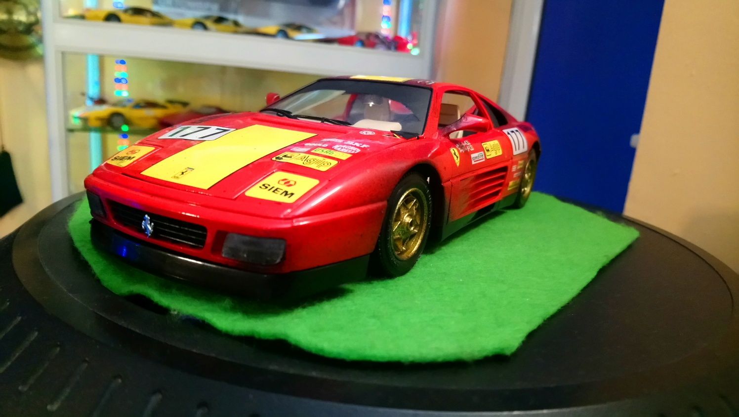 Ferrari 1 :18  348 GT, TB ,TS Bburago ,maisto