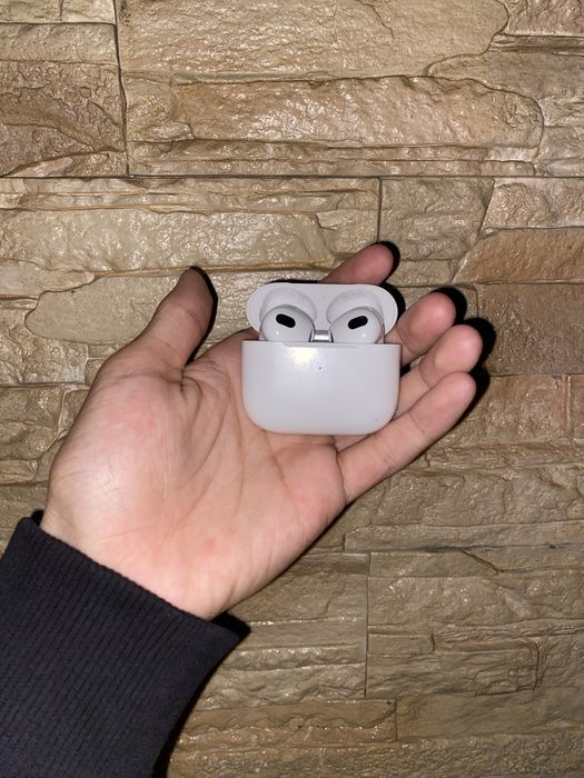 Продам AirPods наушники