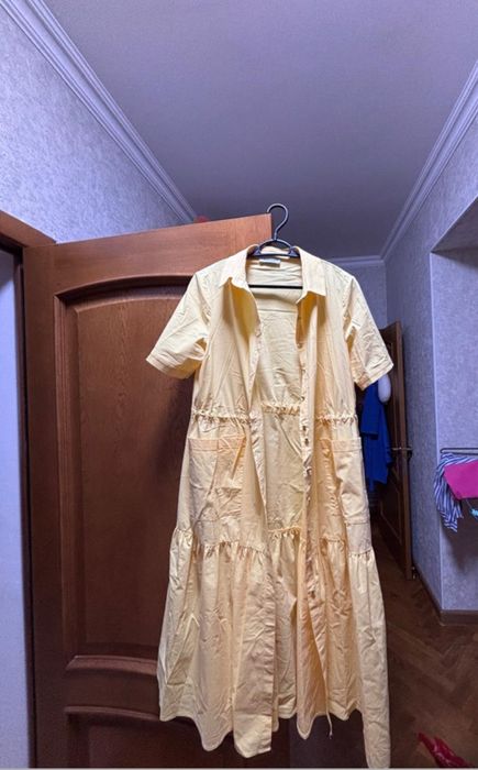 Продам два пакета женских вещей