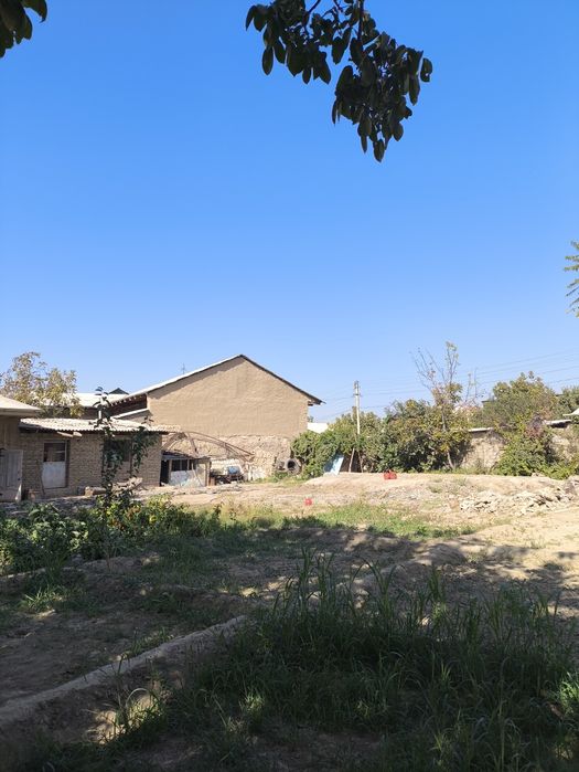 Yer sotiladi, kelishilgan holda, manzil Berigavoy