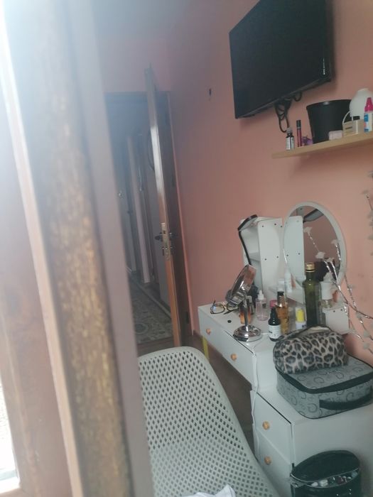 Vând oglinda cu rama