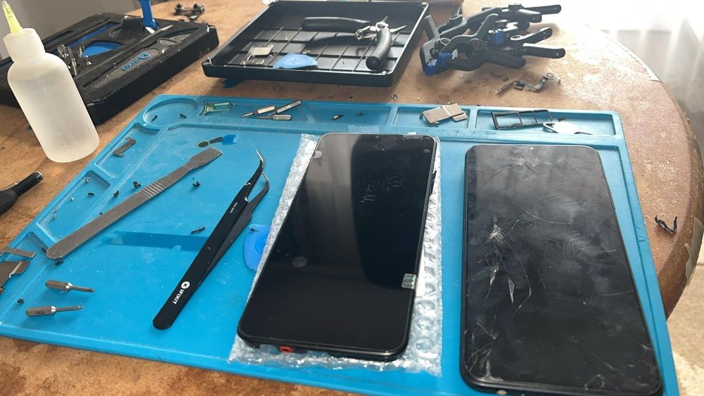 Reparatii telefoane -laptopuri