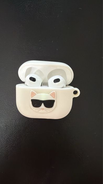 Casti airpods 3 cu husa cadou