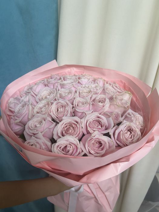 Букет из нежных розовых роз, цветы свежые