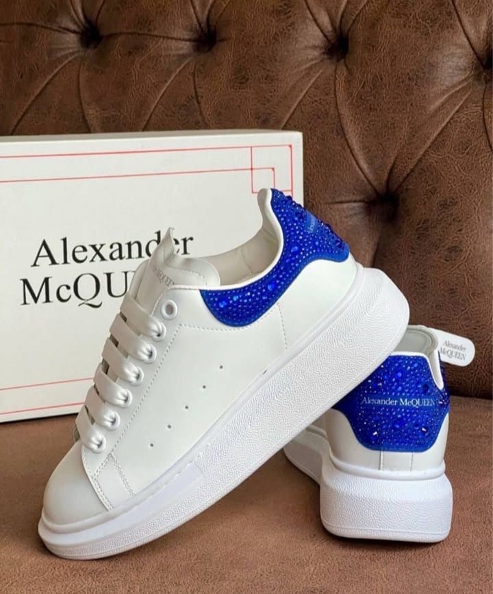 Sneackersi Alexander McQueen!