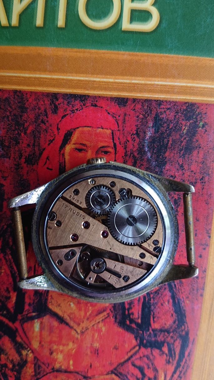 Работещ механичен швейцарски часовник LCE-LUXE. SWISS. 17 RUBIS.
