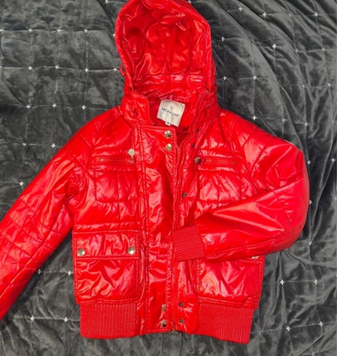 geaca moncler rosie