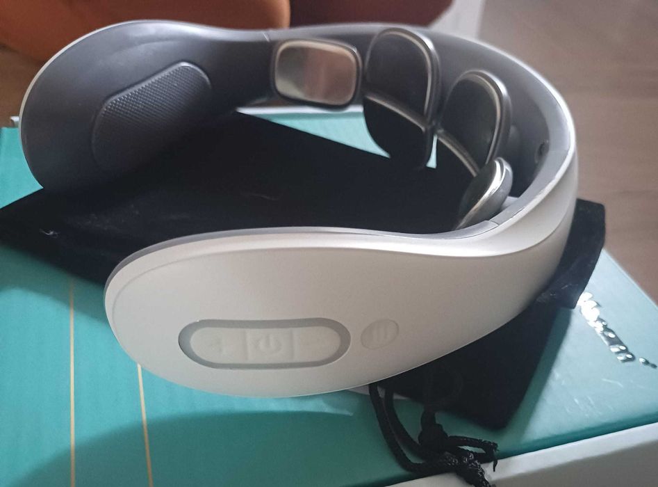 APARAT DE MASAJ pentru gât cu impulsuri electrice