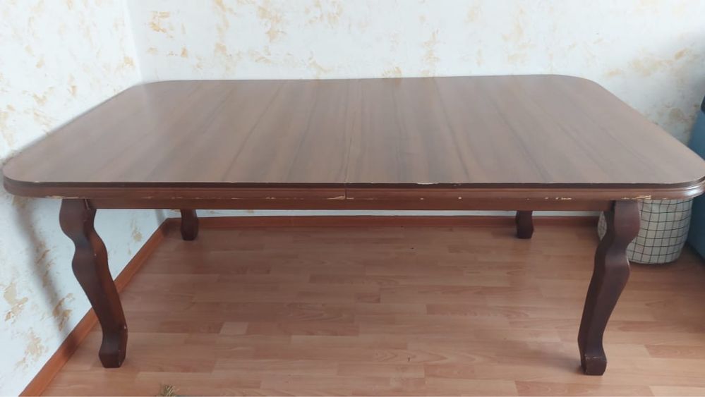 Продам стол………..