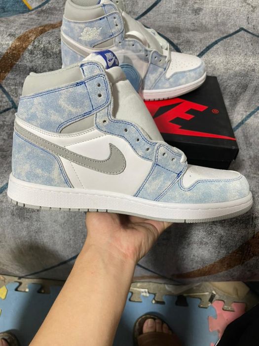 Jordan 1 hyper royal 43
