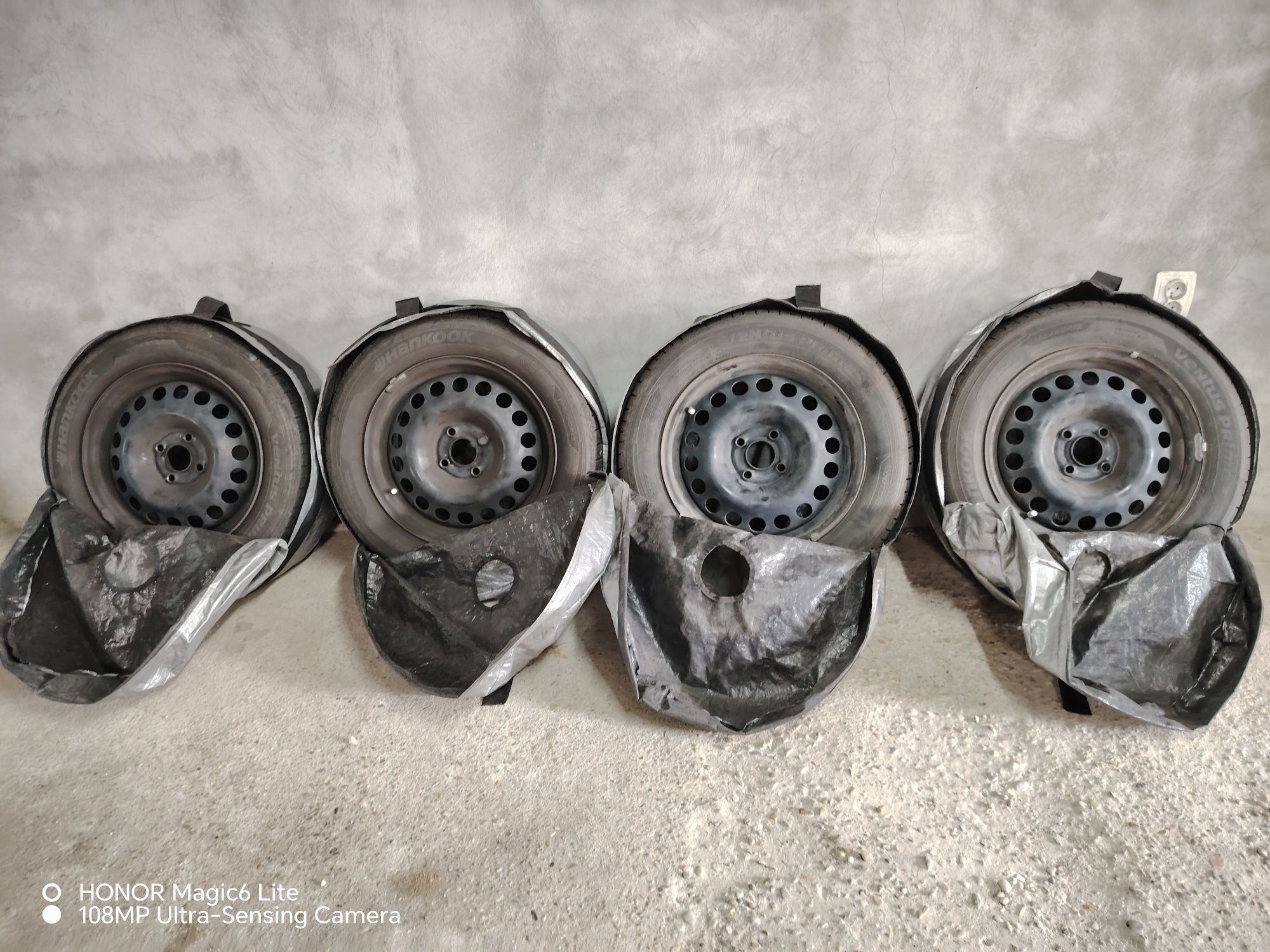 Set 4 jante GM cu huse și anvelope Hankook Ventus Prime 3