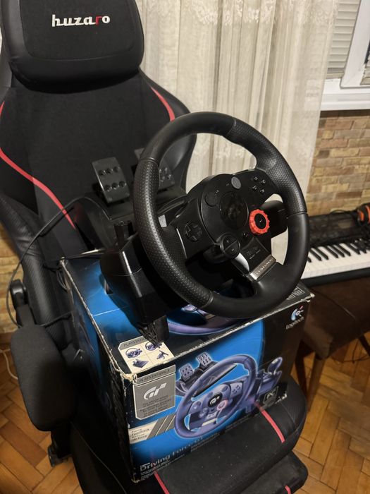 Волан с педали Logitech Driving Force GT