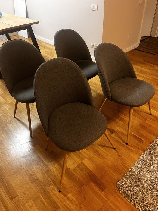 Scaune 4 bucati gri cu picior lemn