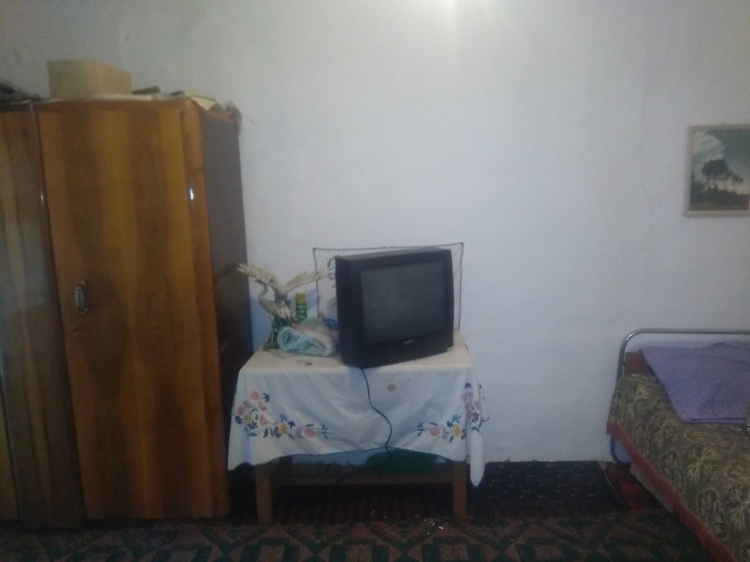 Къща с градина и двор