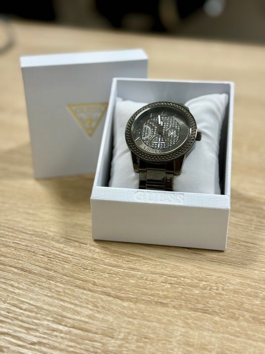 Часовник GUESS черен