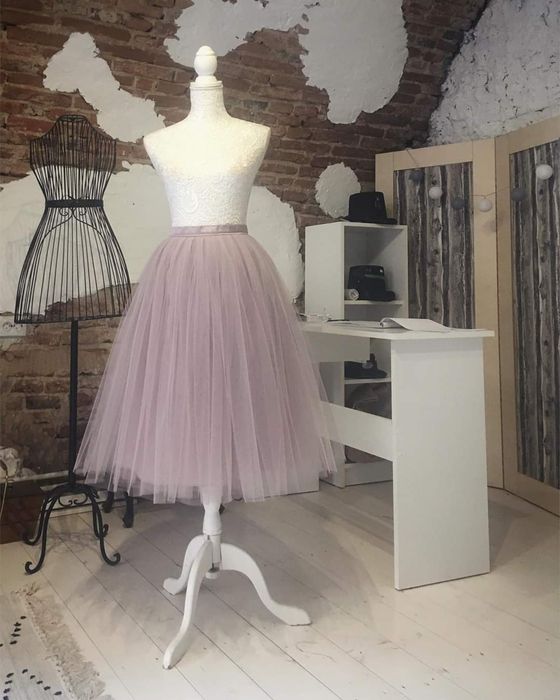 Fuste tulle cu motiv tradițional