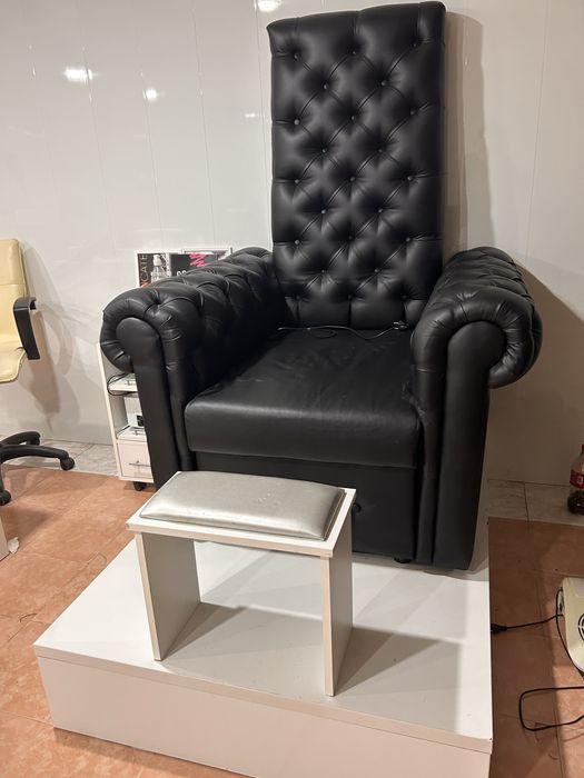 Педикюрное кресло-трон