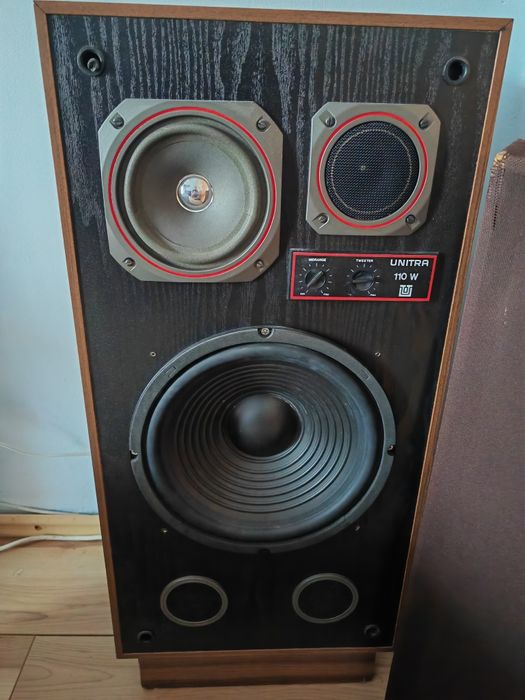 Vând boxe unitara 110wati.in stare foarte bună.