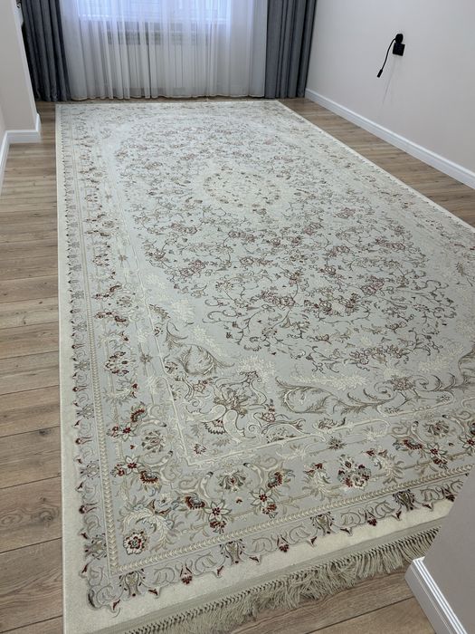 Продается отличный ковер пройзводство турция размер 5на 2.5