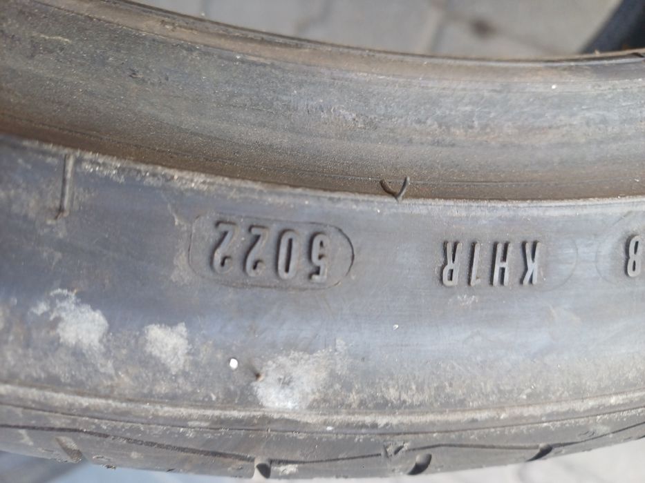 Гуми 235/40/19 Дебица