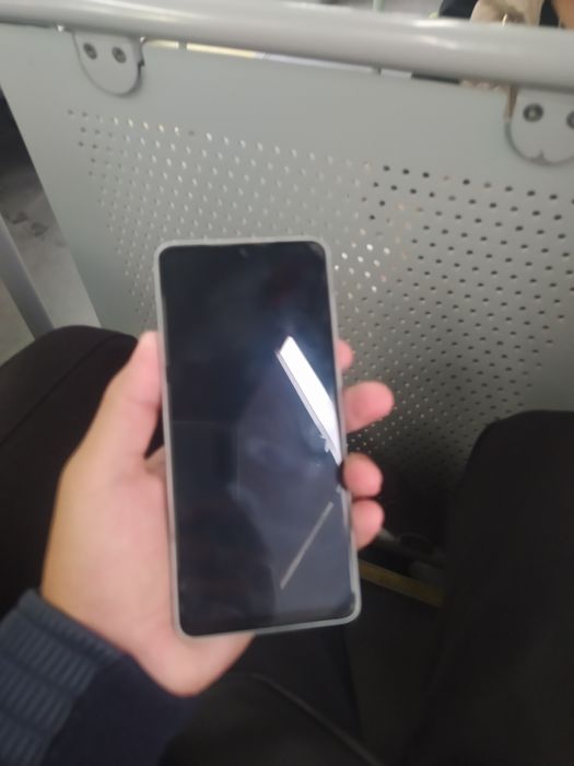 Samsung A 33 sotladi