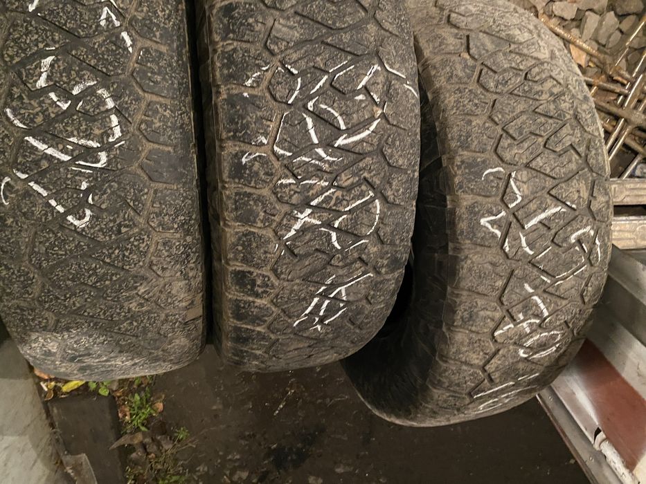 На 16 265/70 максис в наличии