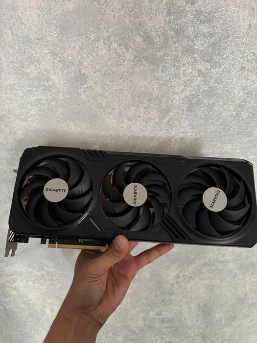 gigabyte 4070 ti 12 gb zor holatda