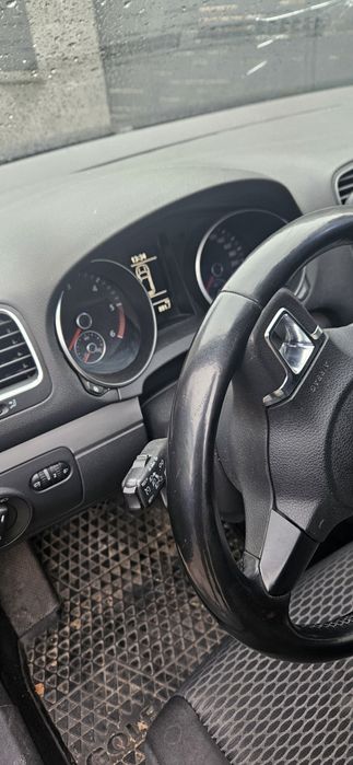 Golf 6 2.0 tdi sau schimb cu logan după 2015