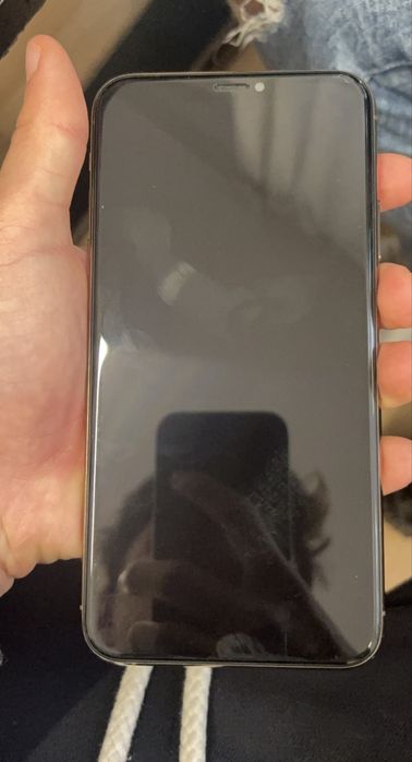 Schimb pe un iphone 13 pro sau 14 pro difirineta din partea mea