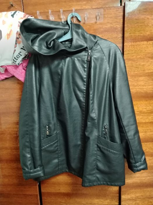 Куртка женская черная