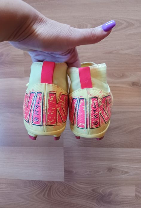 Найк калеври -размер 35 1/2-КМ