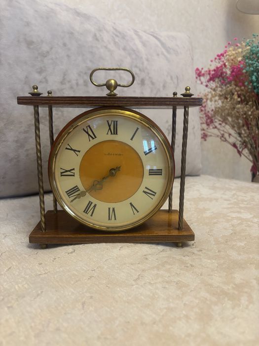 Продам часы настольные