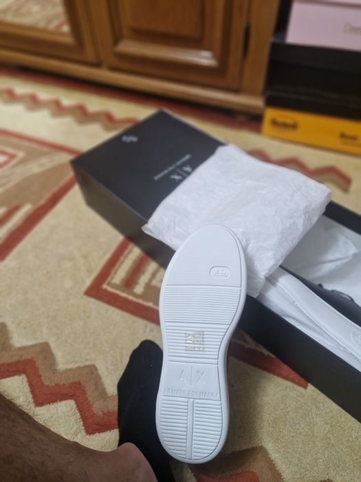 Armani -nr 41,noi,in cutie,originali,Pret foarte bun:700 lei