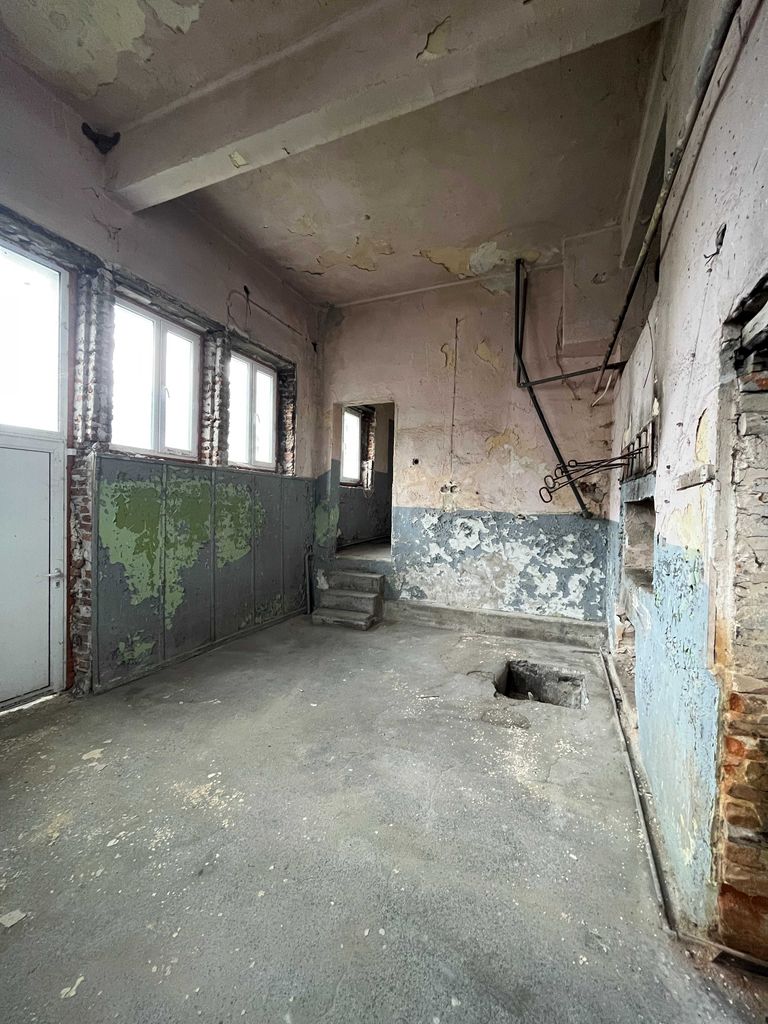 Продава се Промишлена сграда в с. Голямо Белово, Област Пазарджик - 241 кв.м за 137 €/кв.м - Снимка #3
