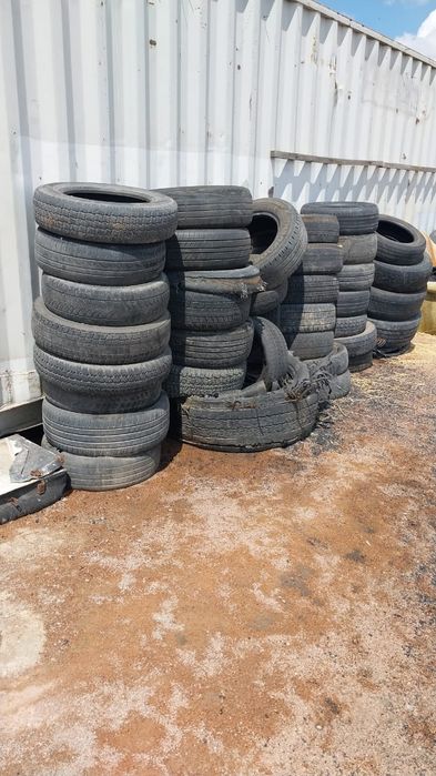 Отдам даром шины утиль для хоз.нужд.